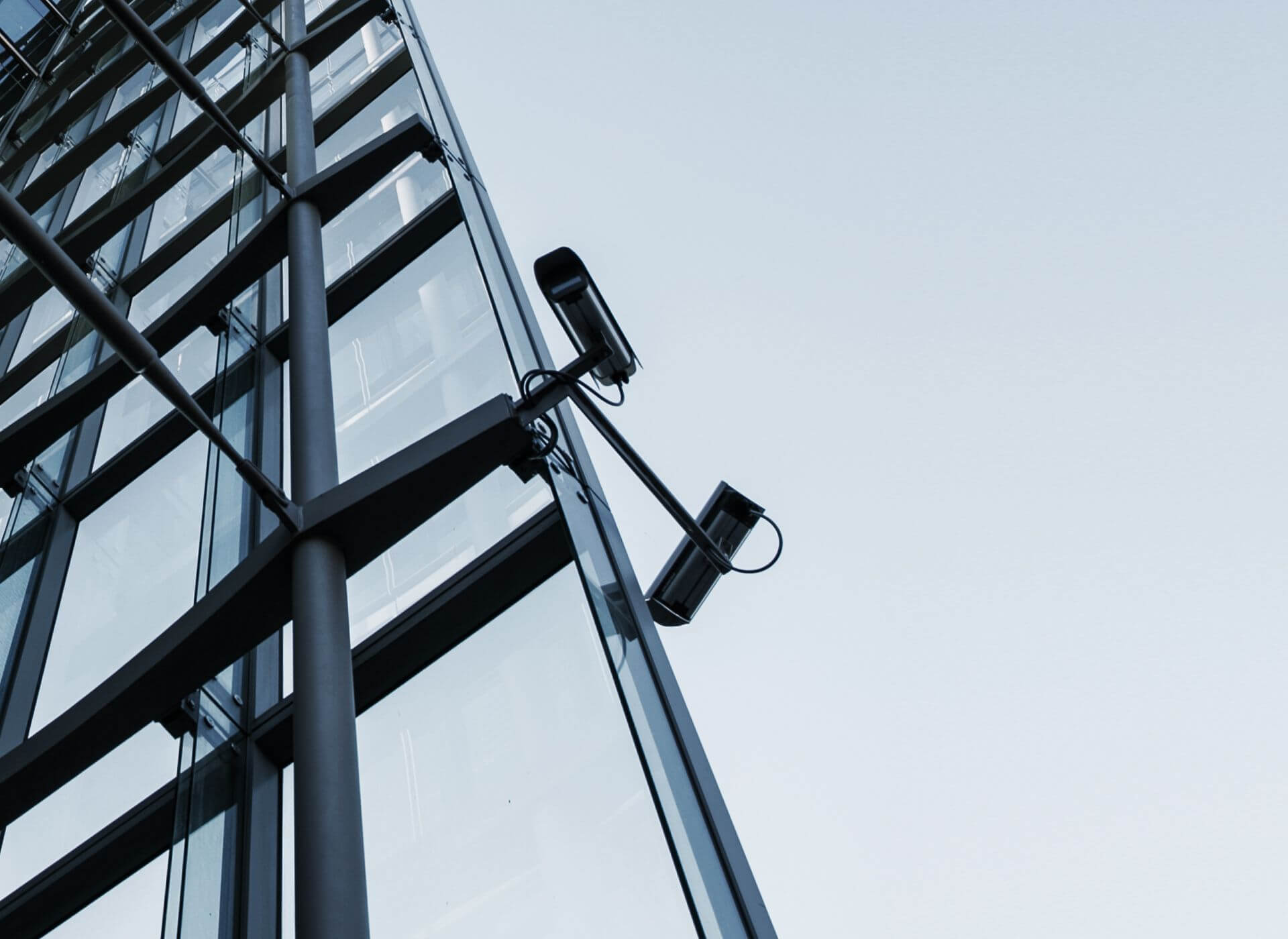 CMC Global Control Room monitor global capital markets activities